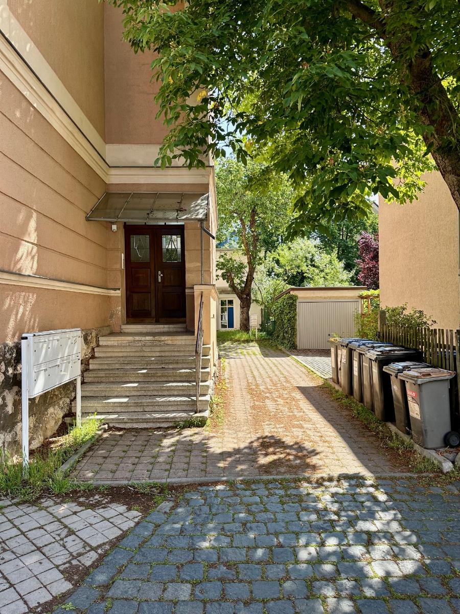 Wohnung zur Miete 590 € 2 Zimmer 67 m²<br/>Wohnfläche 15.07.2024<br/>Verfügbarkeit Martersteigstraße 3 Westvorstadt Weimar 99423
