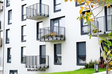 Mehrfamilienhaus zum Kauf Zwangsversteigerung 257.000 € 8 Zimmer 191 m² 314 m² Grundstück Wickrath - Mitte Mönchengladbach 41189