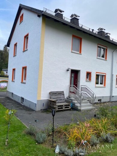 Doppelhaushälfte zum Kauf 230.000 € 5 Zimmer 104 m² 838 m² Grundstück Silberstein Geroldsgrün 95179