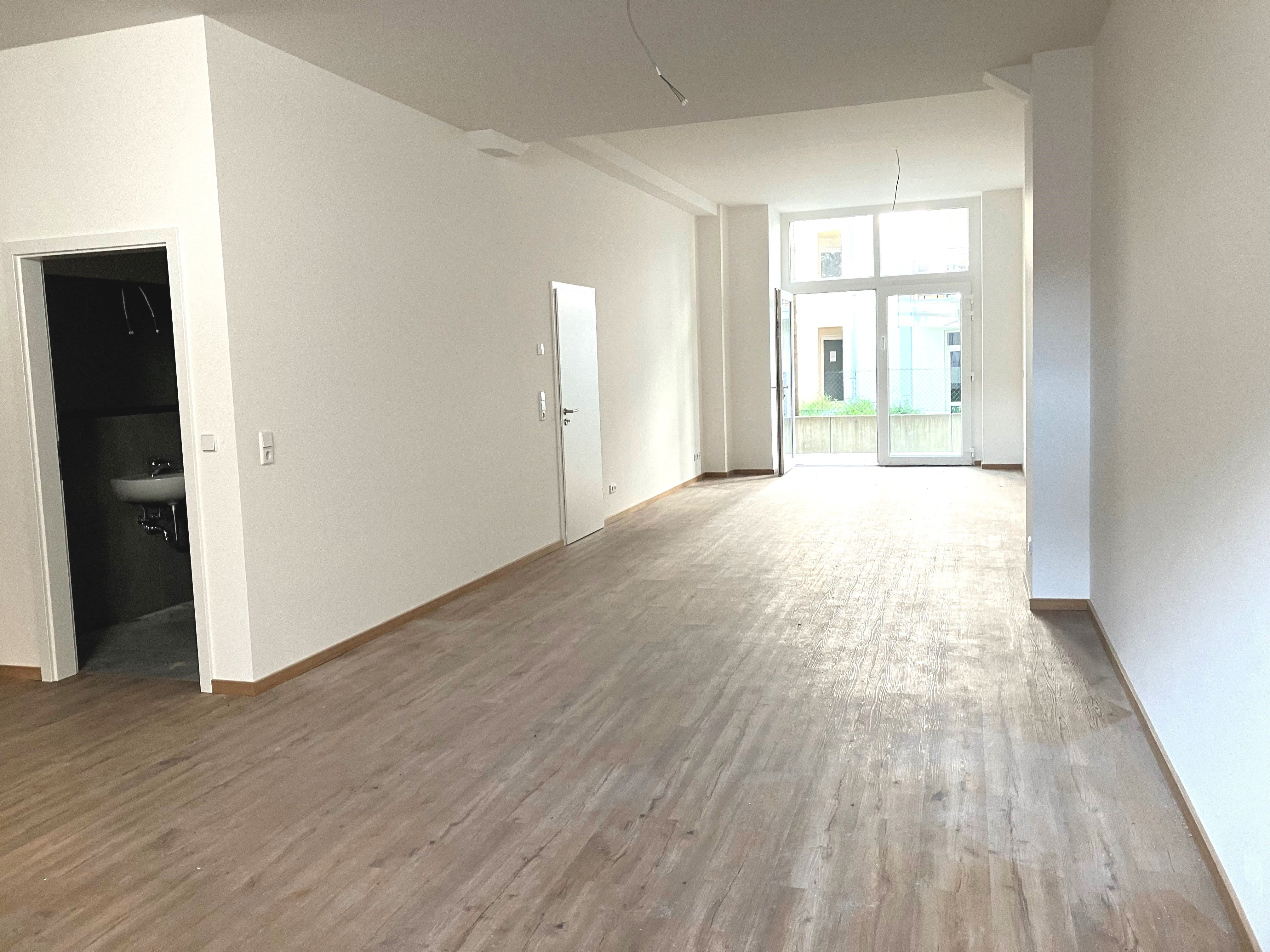 Wohnung zur Miete 1.099 € 3 Zimmer 137,4 m²<br/>Wohnfläche EG<br/>Geschoss ab sofort<br/>Verfügbarkeit Neefestraße 7 Kapellenberg 811 Chemnitz 09119