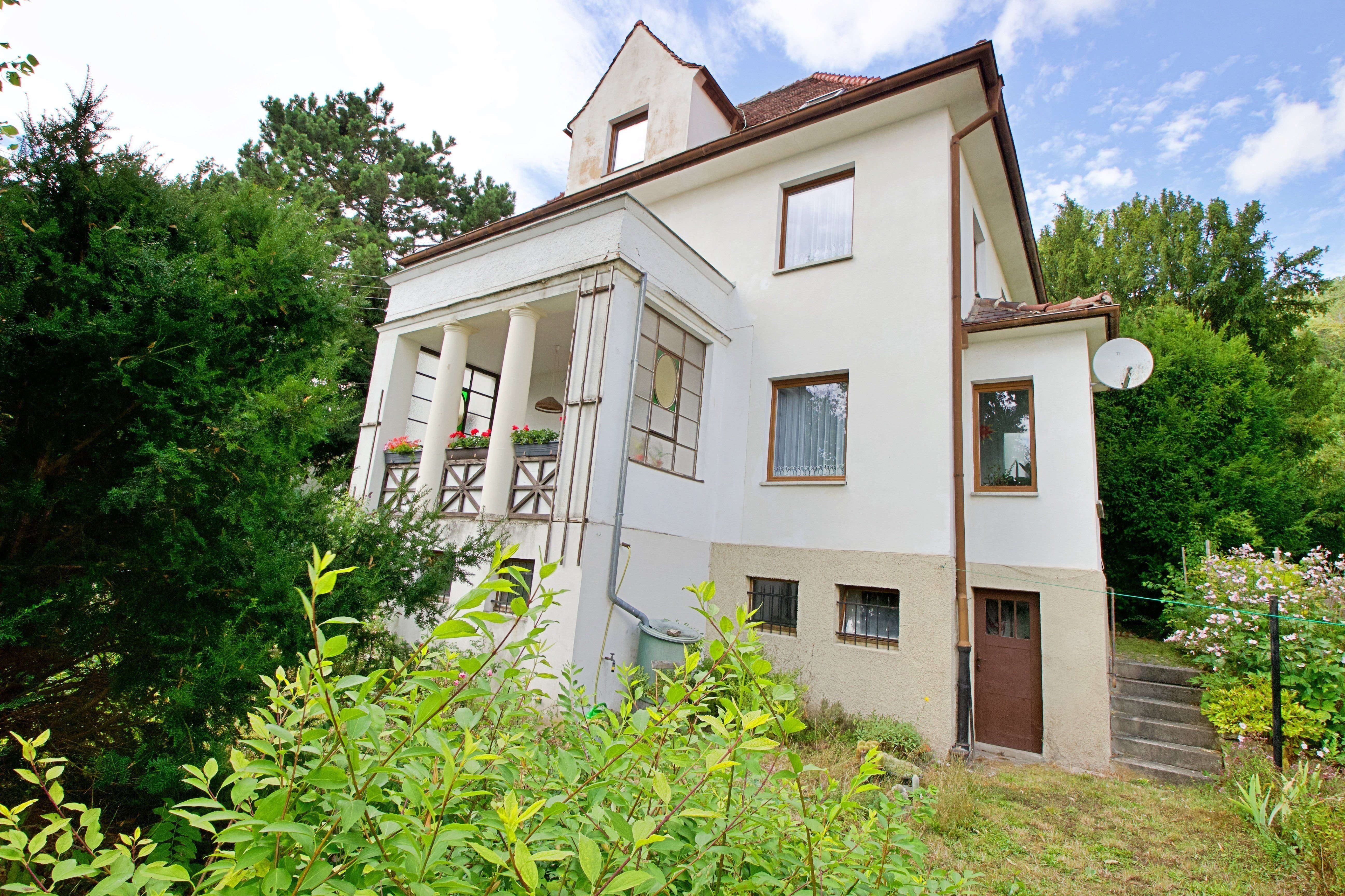 Villa zum Kauf 980.000 € 10 Zimmer 231 m²<br/>Wohnfläche 729 m²<br/>Grundstück Jena - West Jena 07743