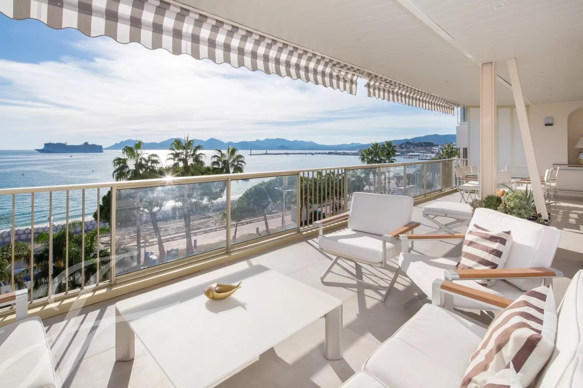 Wohnung zur Miete Wohnen auf Zeit provisionsfrei 4 Zimmer 250 m²<br/>Wohnfläche Croisette-Palm-Beach Cannes 06400