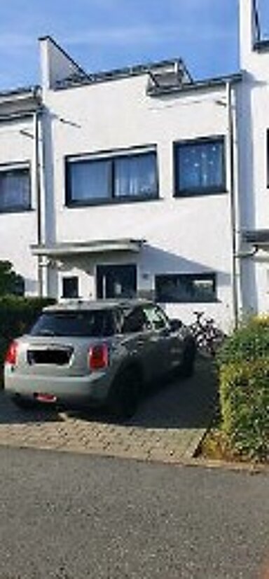 Haus zur Miete 2.280 € 4 Zimmer 134 m² 135 m² Grundstück Nieder-Erlenbach Frankfurt am Main 60437