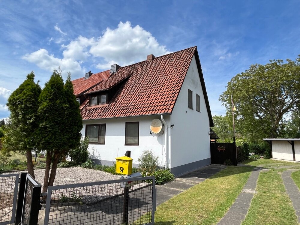 Doppelhaushälfte zum Kauf 190.000 € 4 Zimmer 102 m²<br/>Wohnfläche 767 m²<br/>Grundstück Goseburg - Zeltberg Lüneburg 21339