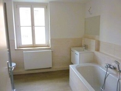 Wohnung zur Miete 406 € 2 Zimmer 62,4 m² 1. Geschoss frei ab sofort Schlachthofstraße 9 Weißenfels Weißenfels 06667