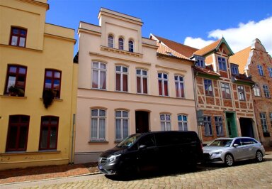 Mehrfamilienhaus zur Versteigerung 420.000 € 10 Zimmer 297,2 m² 237 m² Grundstück Altstadt Güstrow 18273