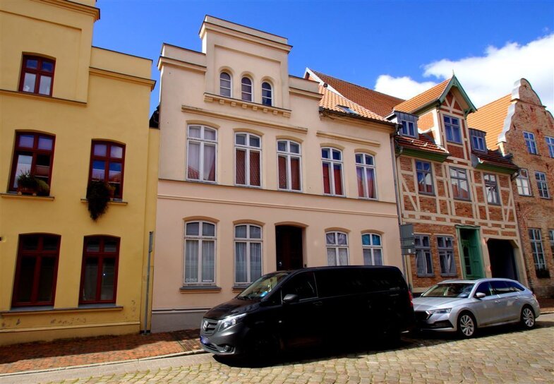 Mehrfamilienhaus zum Kauf 420.000 € 10 Zimmer 297,2 m² 237 m² Grundstück Güstrow Güstrow 18273