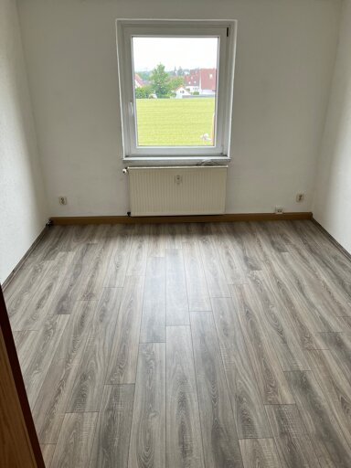 Wohnung zur Miete 275 € 2,5 Zimmer 49,3 m² 2. Geschoss Draschwitzer Hauptstraße 60 Draschwitz Elsteraue 06729