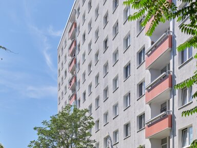 Wohnung zur Miete 386 € 4 Zimmer 70,3 m² 8. Geschoss frei ab 01.03.2025 Richard-Paulick-Straße 1 Südliche Neustadt Halle (Saale) 06124