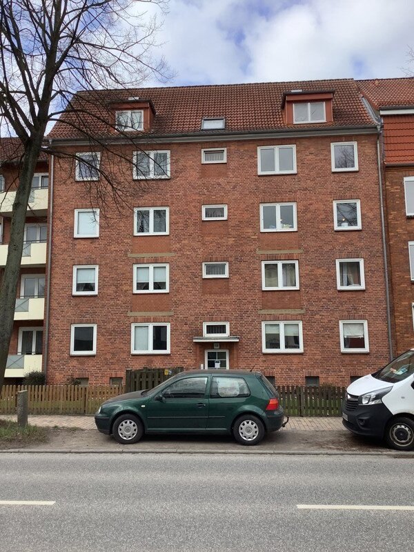 Wohnung zur Miete 382 € 1,5 Zimmer 32,3 m²<br/>Wohnfläche 27.07.2024<br/>Verfügbarkeit Kronsforder Allee 112 Hüxter- / Mühlentor / Gärtnergasse Lübeck 23560