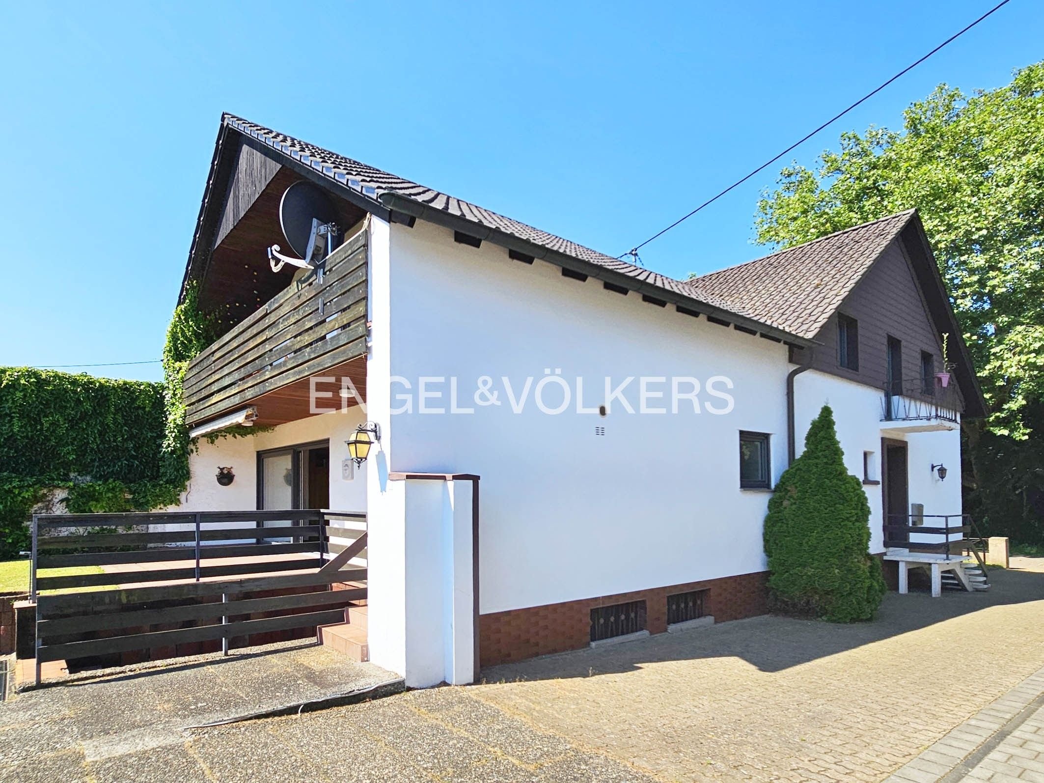 Einfamilienhaus zum Kauf 375.000 € 8 Zimmer 171 m²<br/>Wohnfläche 686 m²<br/>Grundstück Roden Saarlouis 66740