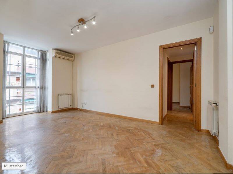 Etagenwohnung in 70565 Stuttgart, Markus-Schleicher-Str.