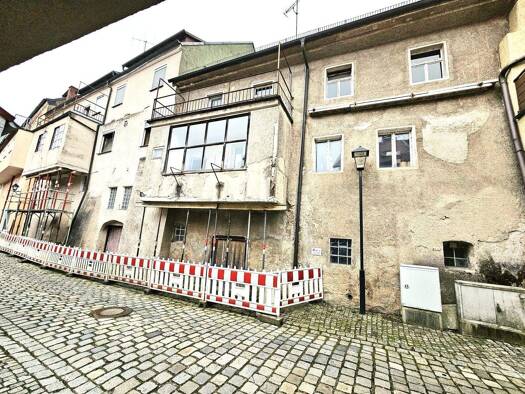 Mehrfamilienhaus zum Kauf 145.000 € 25 Zimmer 800 m² 327 m² Grundstück Neunburg Neunburg vorm Wald 92431