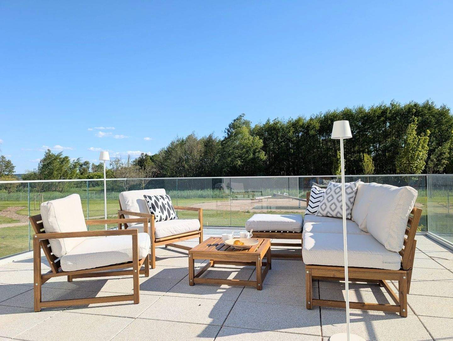 Open House 16.11.2025 von 12:00-15:00 Uhr / 4-Zimmer-Maisonettewohnung mit großer Terrasse zum See