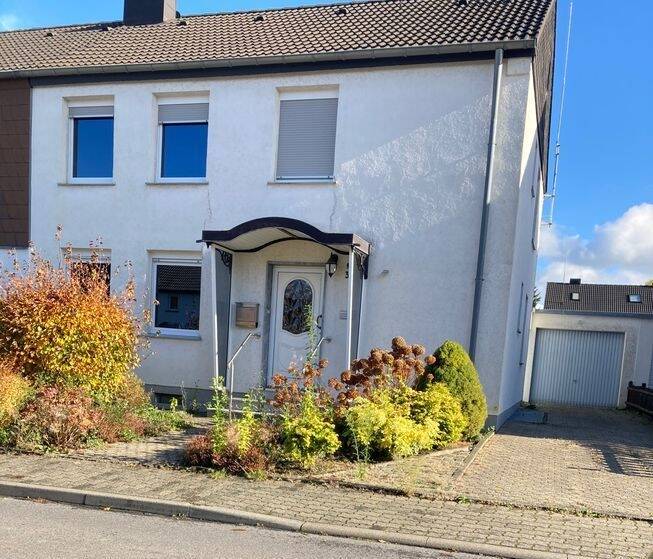 Ruhig gelegene Doppelhaushälfte mit Garage in Alsdorf-Ost