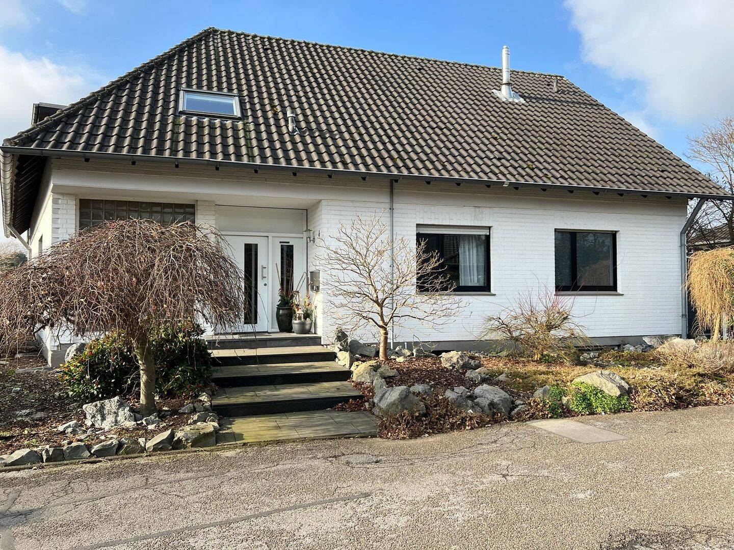 Großzügige Eigentumswohnung im Erdgeschoss mit Garten und Garage im Herzen von Wesel-Flüren