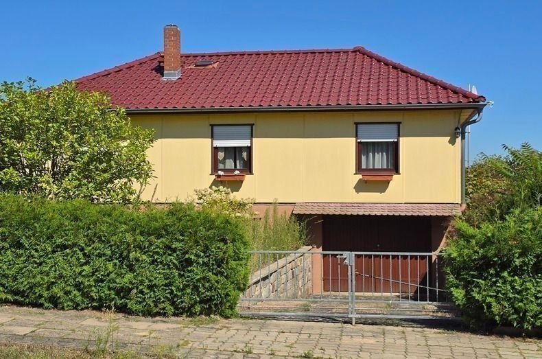 Haus in Hanglage mit Havelblick