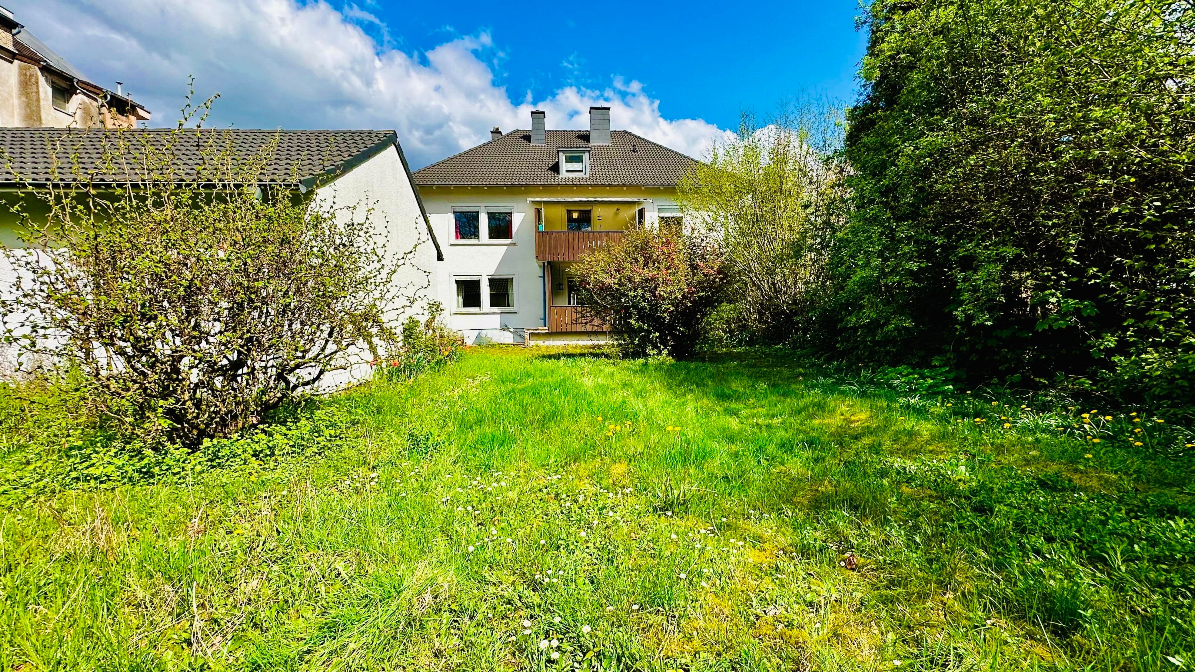 Mehrfamilienhaus zum Kauf 299.000 € 10 Zimmer 272 m²<br/>Wohnfläche 1.098 m²<br/>Grundstück Innenstadt Neunkirchen 66538