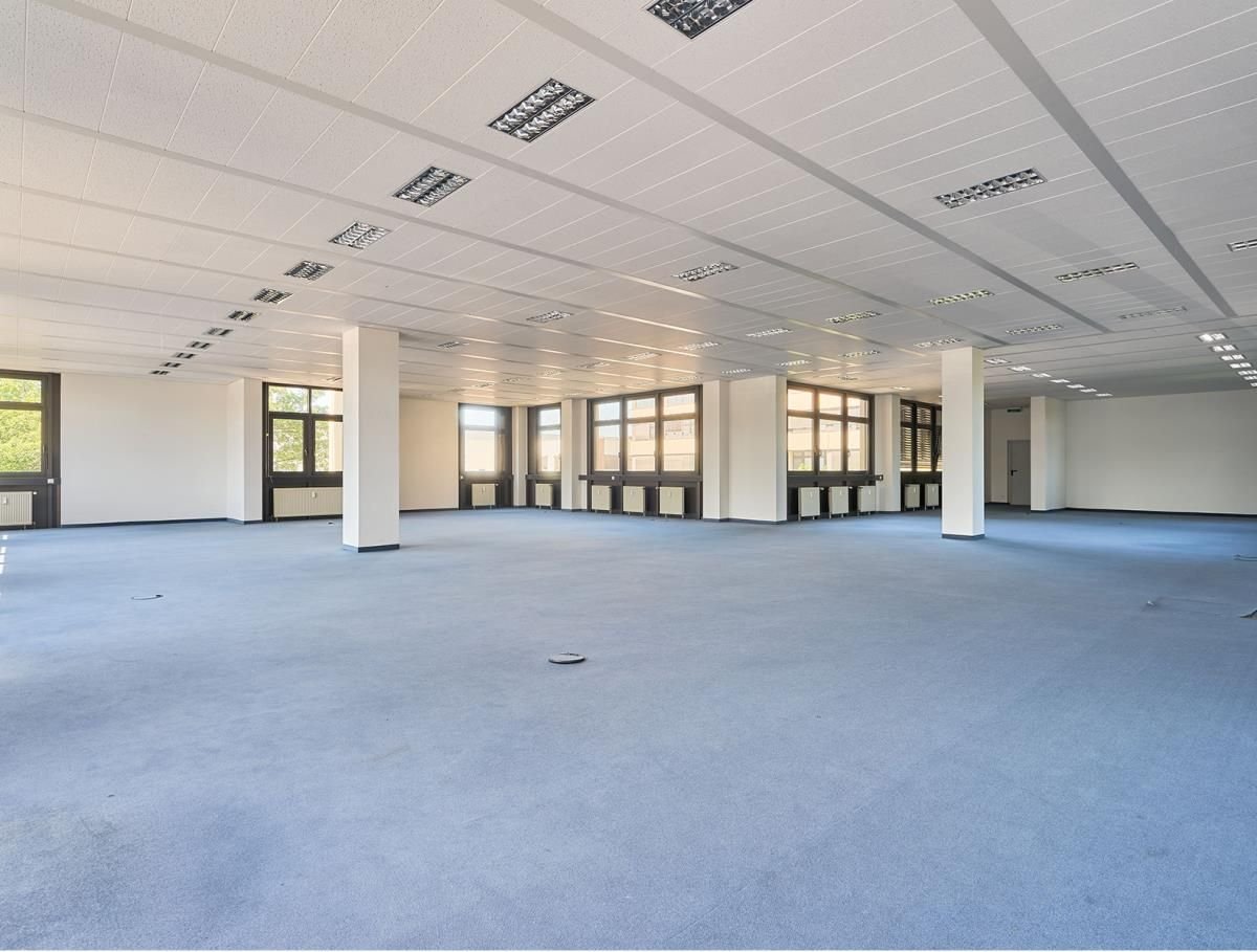 Bürofläche zur Miete 6,50 € 602 m²<br/>Bürofläche ab 602 m²<br/>Teilbarkeit Fuggerstraße 7-11 Uedesheim Neuss 41468