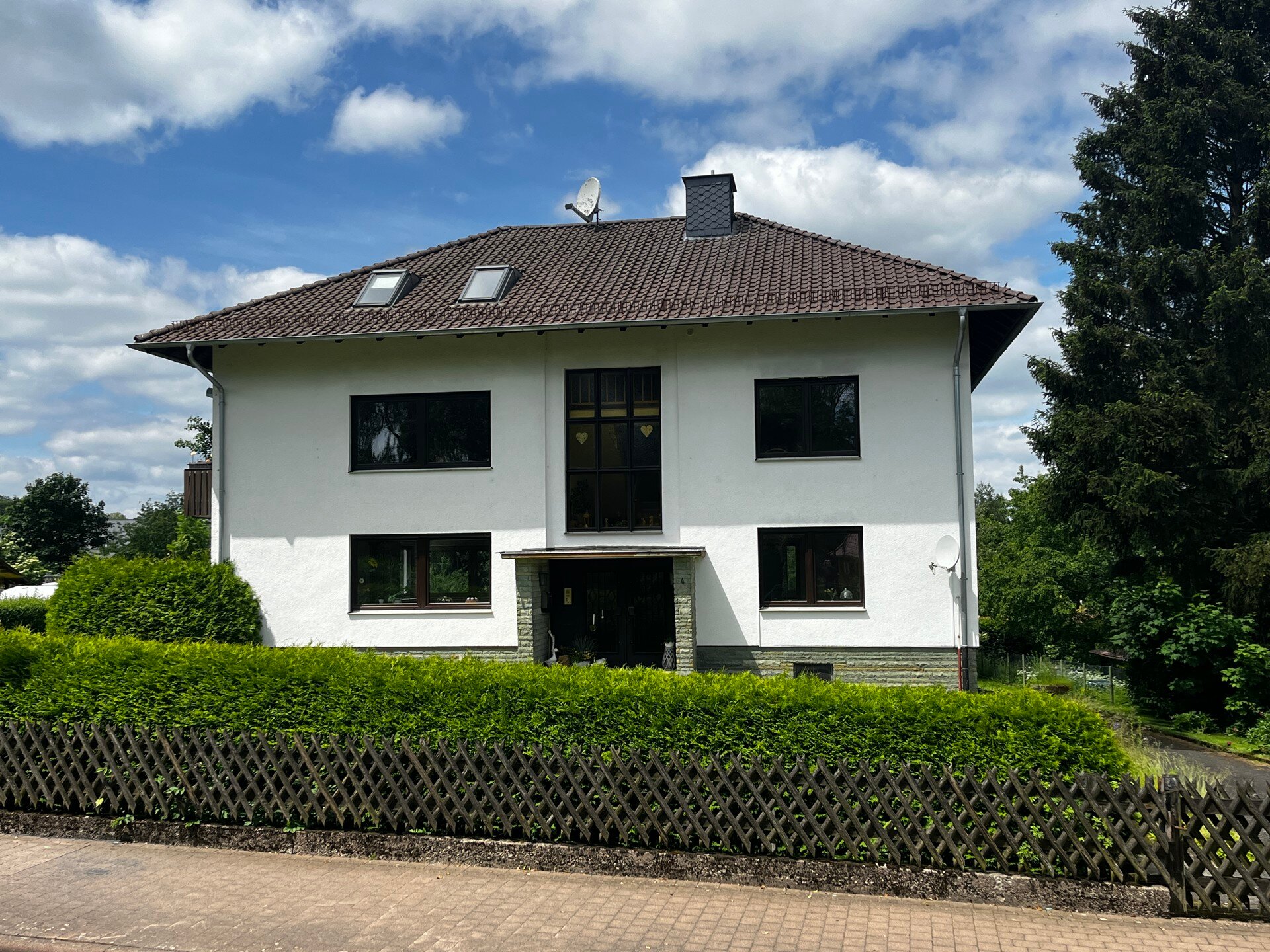 Mehrfamilienhaus zum Kauf 469.000 € 12 Zimmer 350 m²<br/>Wohnfläche 1.822 m²<br/>Grundstück Hessisch Lichtenau Hessisch Lichtenau 37235