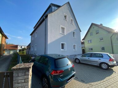 Wohnung zum Kauf 249.000 € 5 Zimmer 100 m² frei ab sofort Pfarrer-Wachter-Str. 22 Hallstadt Hallstadt 96103