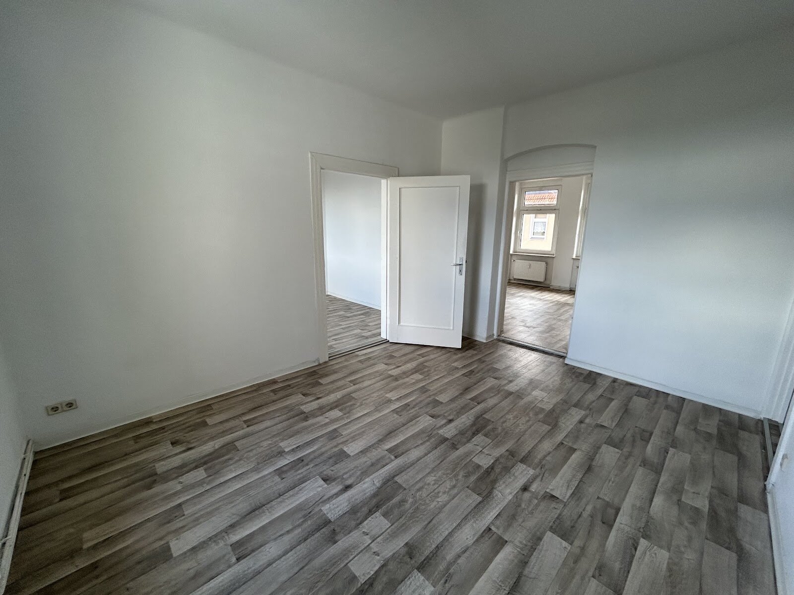 Wohnung zur Miete 324 € 3 Zimmer 57,8 m²<br/>Wohnfläche 2. Stock<br/>Geschoss Otto-Richter-Straße 16a Otto-Richter-Straße Magdeburg 39116