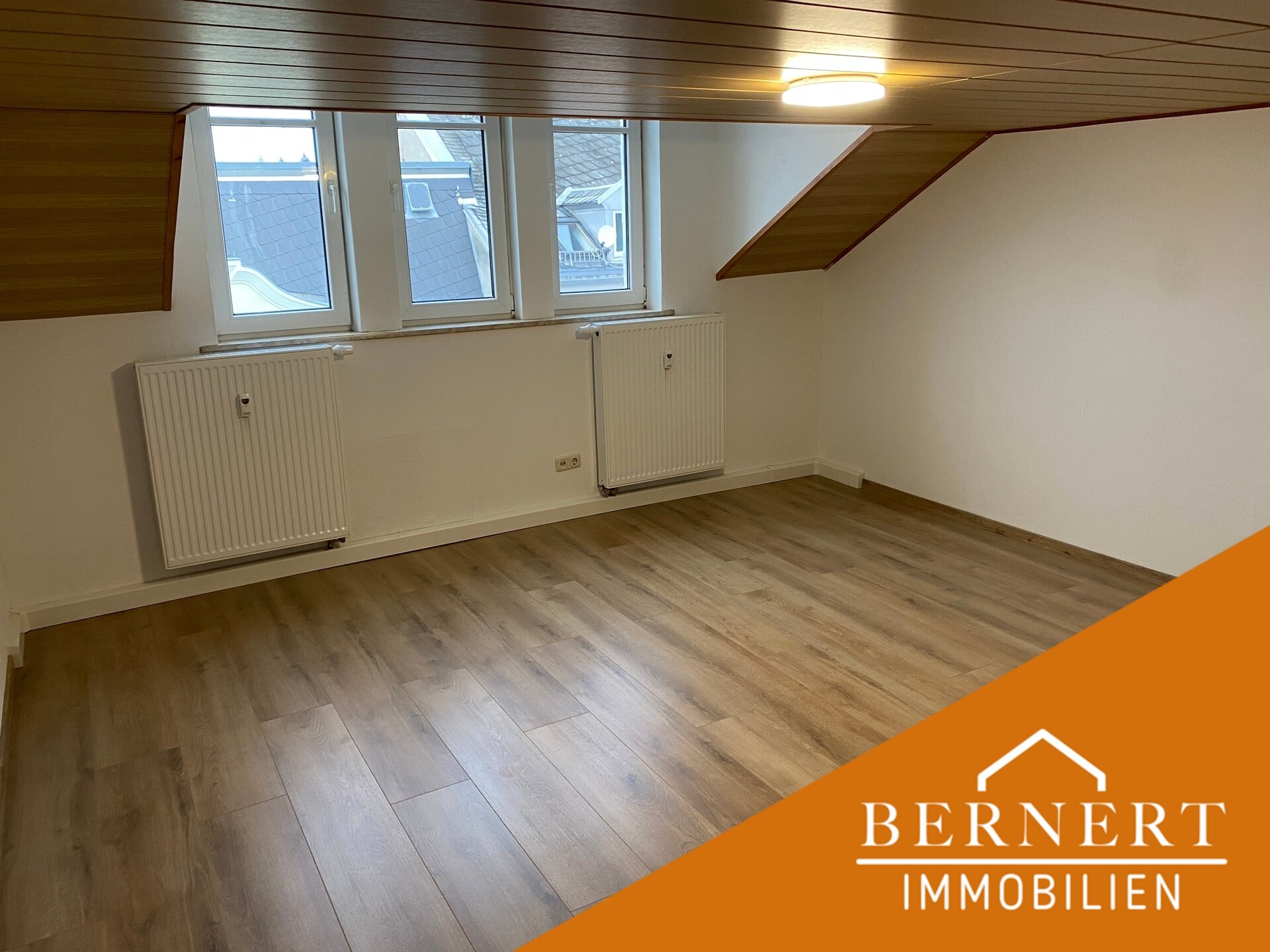 Wohnung zur Miete 520 € 4 Zimmer 102 m²<br/>Wohnfläche 3.<br/>Geschoss Oelsnitz Oelsnitz/Vogtl. 08606