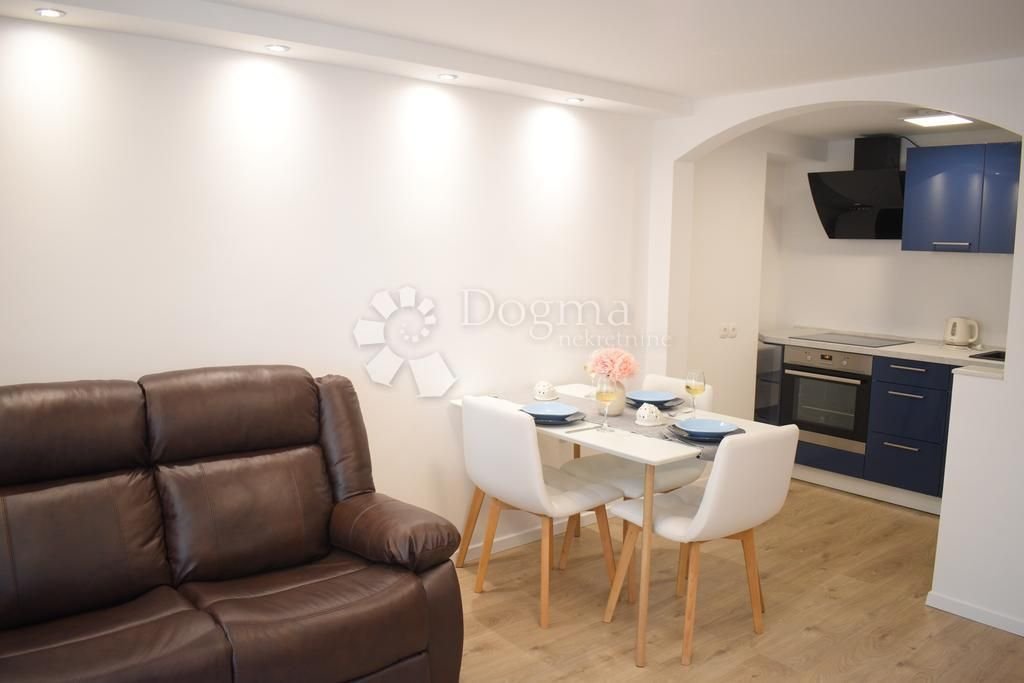 Wohnung zur Miete 700 € 2 Zimmer 50 m² 2. Geschoss Rijeka 51000