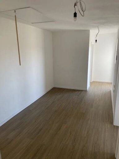 Wohnung zum Kauf provisionsfrei 132.000 € 3,5 Zimmer 110 m² frei ab sofort Bahnhofstraße 10 Radldorf Perkam 94368