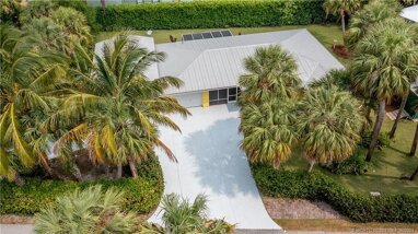 Einfamilienhaus zum Kauf 1.256.624 € 3 Zimmer 117 m² 1.902 m² Grundstück Southeast Indian River Drive North 11899 Hobe Sound 33455