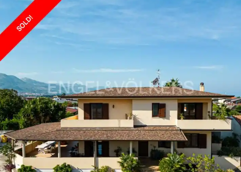 Villa zum Kauf 420.000 € 10 Zimmer 332 m²<br/>Wohnfläche ab sofort<br/>Verfügbarkeit Capo d&#39;Orlando 98074