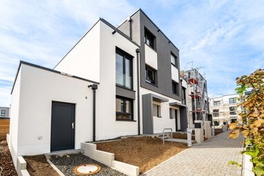 Reihenmittelhaus zum Kauf Provisionsfrei 654.300 € 5 Zimmer 130,6 m² 126 m² Grundstück Nordenstadt - West Wiesbaden 65205