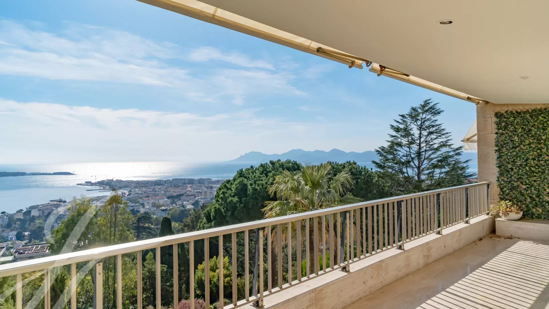 Studio zum Kauf provisionsfrei 1.590.000 € 3 Zimmer 118,3 m²<br/>Wohnfläche 6.<br/>Geschoss Croisette-Palm-Beach Cannes 06400