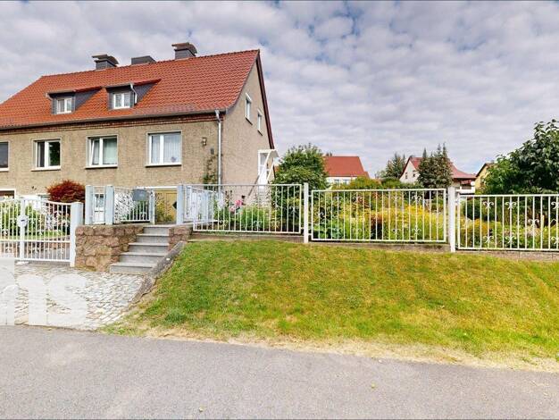 Doppelhaushälfte zum Kauf provisionsfrei 75.000 € 5 Zimmer 80 m² 868 m² Grundstück Hinter den Gärten 3 Kayna 06712