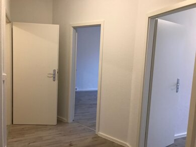 Wohnung zur Miete 716 € 6 Zimmer 123,1 m² 5. Geschoss frei ab sofort Außenring 22 Thurm Mülsen 08132