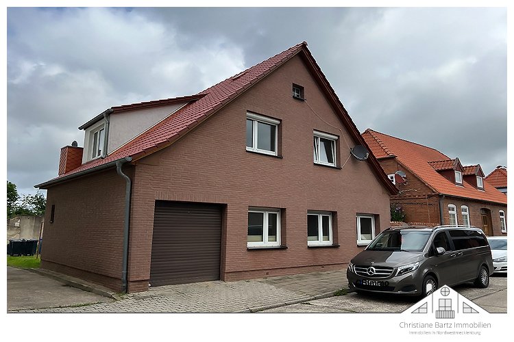 Einfamilienhaus zum Kauf 170.000 € 5 Zimmer 100 m²<br/>Wohnfläche 350 m²<br/>Grundstück Kussiner Straße 1a Neukloster Neukloster 23992