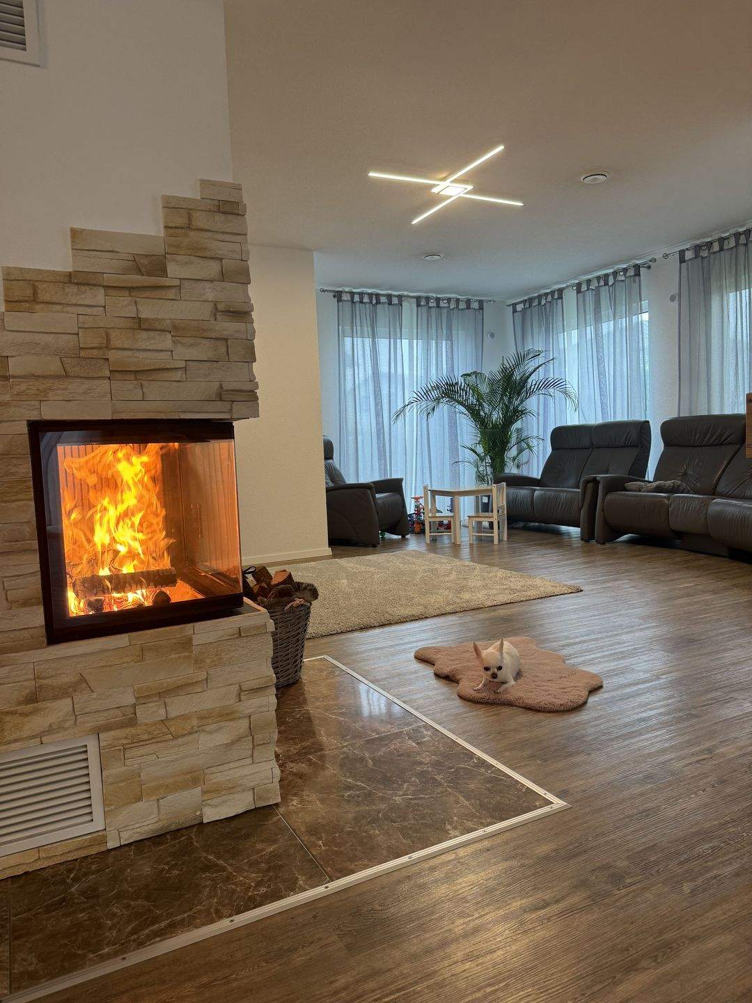 Immobilie in Unlingen - Atemberaubendes Einfamilienhaus mit Doppelgarage - Bild 1