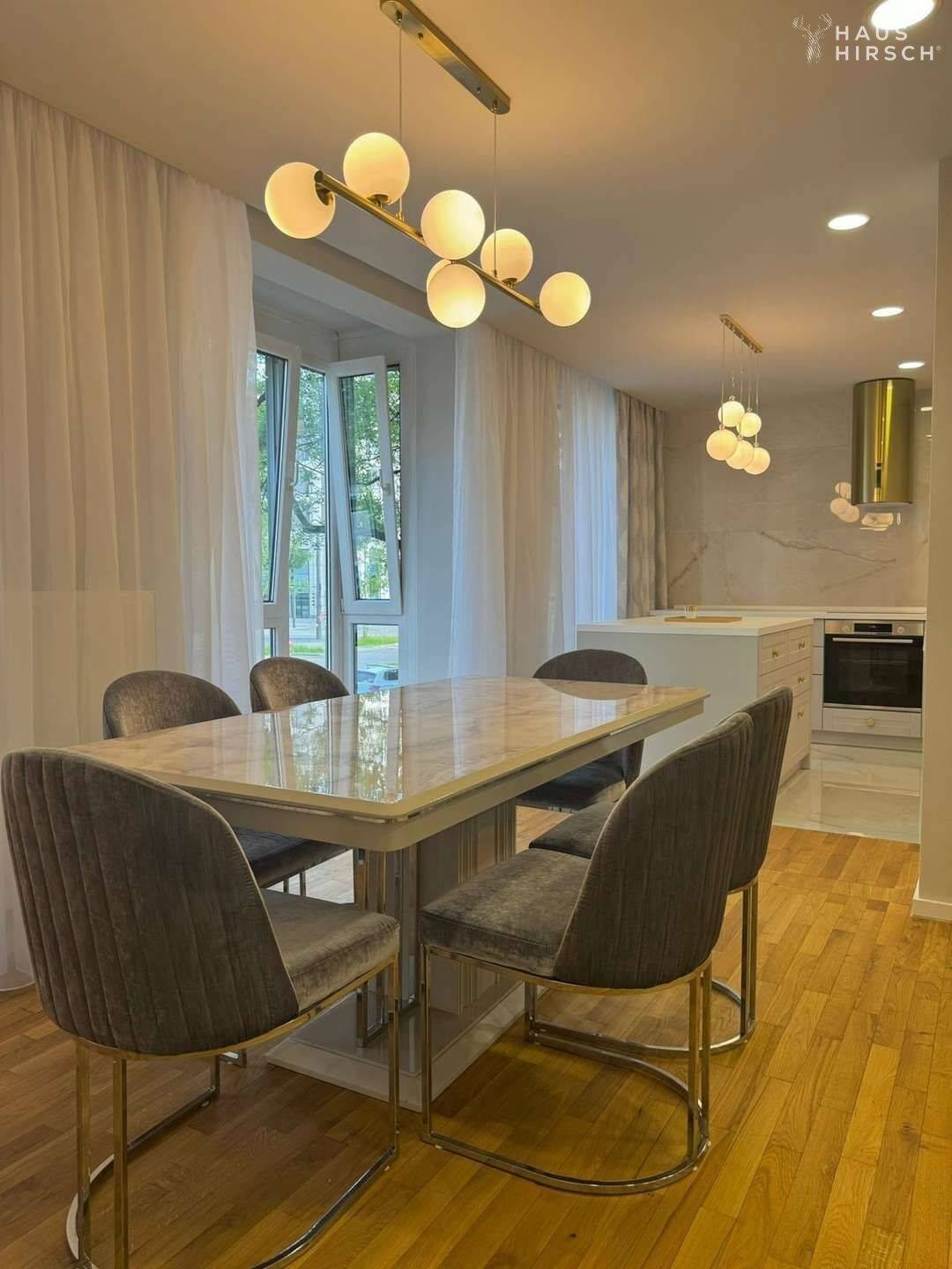 Luxuriöse 4-Zimmer Etagenwohnung: Zentrale Lage & exquisite Ausstattung in Bestform!