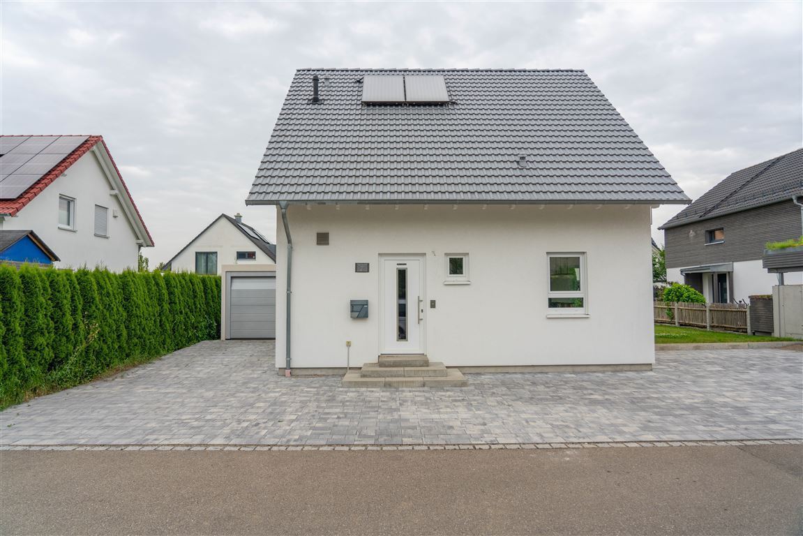 Einfamilienhaus zum Kauf 490.000 € 4 Zimmer 140 m²<br/>Wohnfläche 495 m²<br/>Grundstück Nornheim Günzburg 89312
