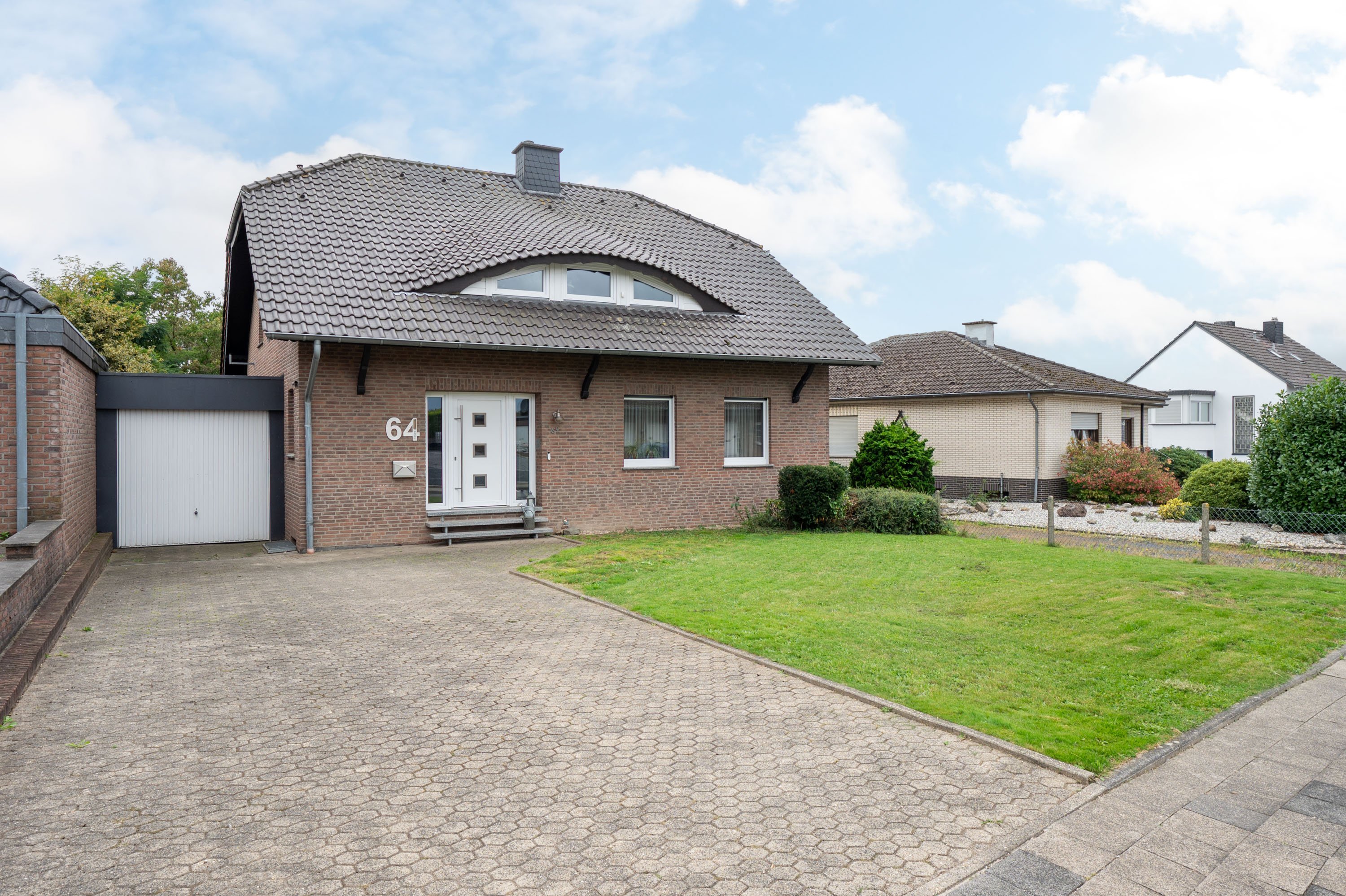 Einfamilienhaus zum Kauf 425.000 € 5 Zimmer 170 m² 1.060 m² Grundstück Hochstrasse 64 Schalbruch Selfkant 52538