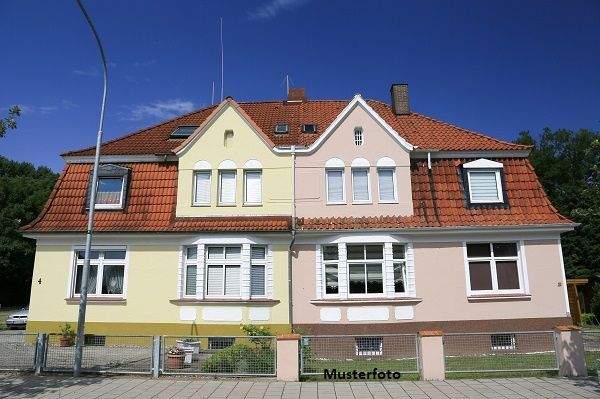 Geräumiges 2-Familienhaus in Doppelhausbauweise mit viel Platz und Komfort