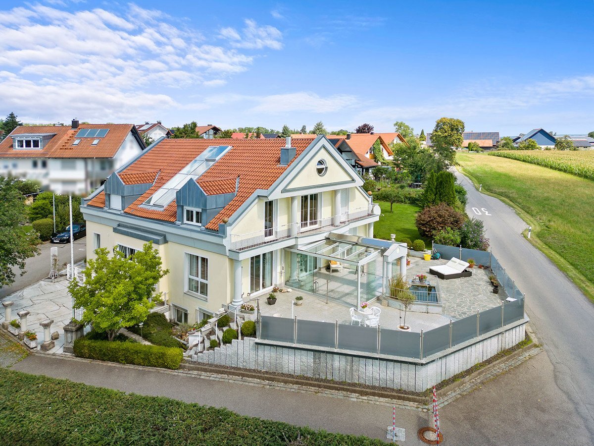 Mehrfamilienhaus zum Kauf 899.000 € 8 Zimmer 247 m²<br/>Wohnfläche 581 m²<br/>Grundstück Schmalegg Ravensburg 88213