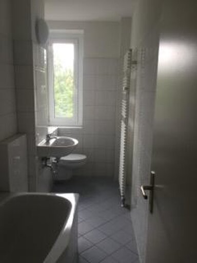 Wohnung zur Miete 432 € 2 Zimmer 65,7 m² 2. Geschoss frei ab 27.11.2024 Am Dahlienheim 26 Leuben (Altleuben) Dresden 01257