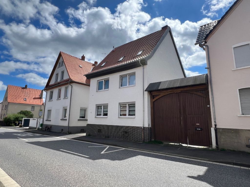 Haus zum Kauf 439.000 € 7 Zimmer 190 m²<br/>Wohnfläche 991 m²<br/>Grundstück 01.01.2025<br/>Verfügbarkeit Lützellinden Gießen - Lützellinden 35398