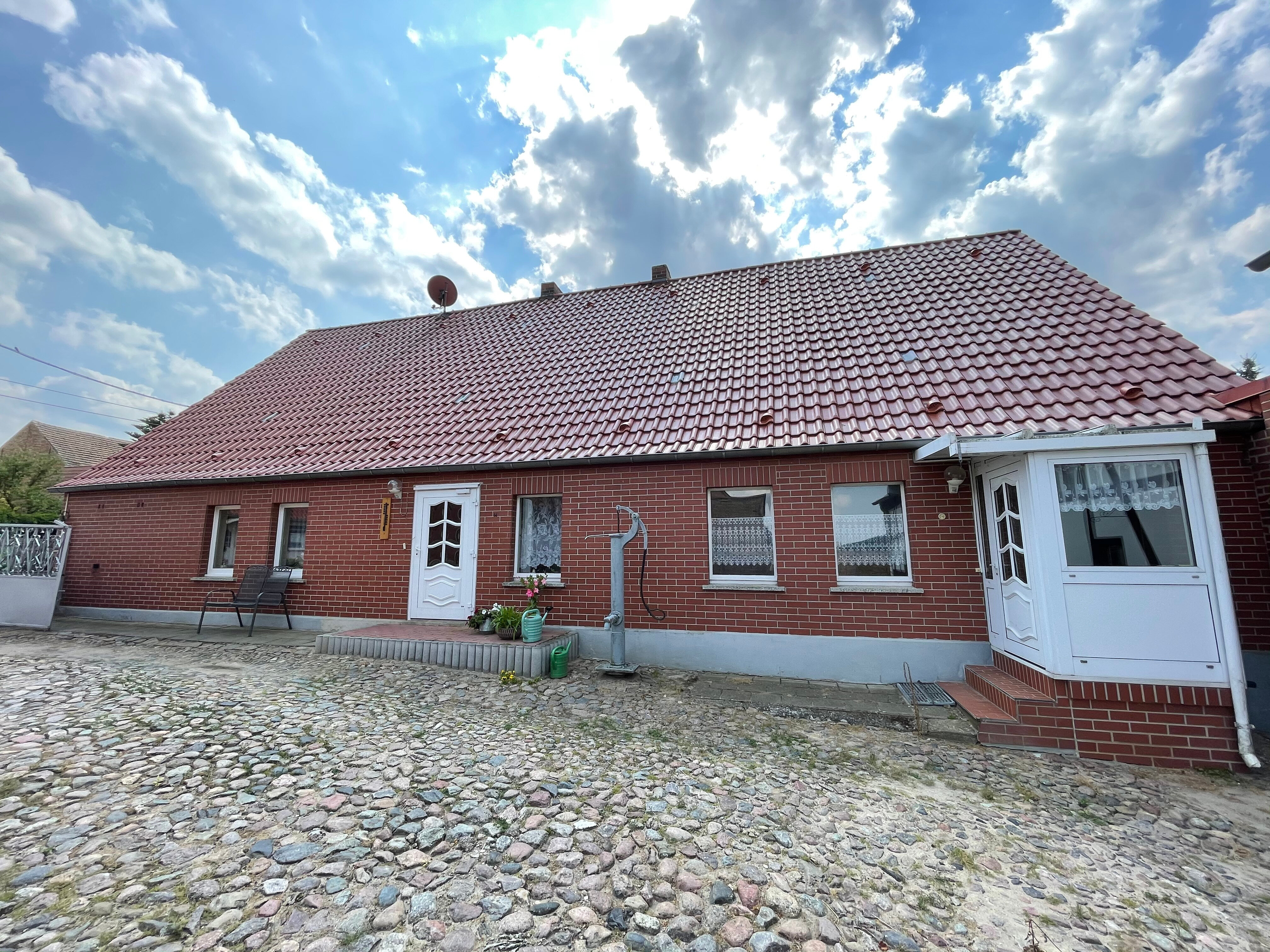 Mehrfamilienhaus zum Kauf 175.000 € 8 Zimmer 197 m²<br/>Wohnfläche 4.622 m²<br/>Grundstück ab sofort<br/>Verfügbarkeit Schapow Nordwestuckermark 17291