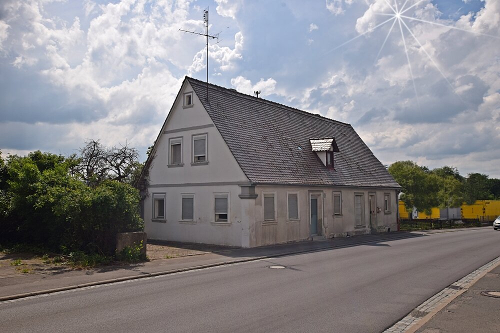 Einfamilienhaus zum Kauf 179.000 € 7 Zimmer 180 m²<br/>Wohnfläche 910 m²<br/>Grundstück Wachenroth Wachenroth 96193