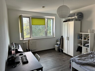 WG-Zimmer zur Miete 300 € 16 m² frei ab 01.10.2024 Wilhelm-Klees-Strasse 18A Olvenstedter Platz Magdeburg 39108