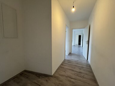 Wohnung zur Miete 499 € 3 Zimmer 69,1 m² frei ab sofort Menninghauser Straße 43 Zentralpunkt Remscheid 42859