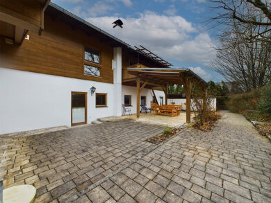 Einfamilienhaus zum Kauf 9 Zimmer 185 m² 4.600 m² Grundstück Feldkirchen-Westerham 83620