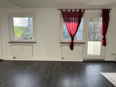 Wohnung zur Miete 280 € 2 Zimmer 50,8 m² 2. Geschoss Schulstraße 22 Thurm Mülsen 08132